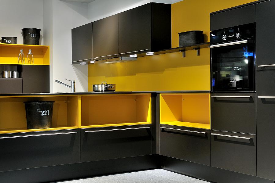 Schwarze Küche hat Klasse - Küchenkompass